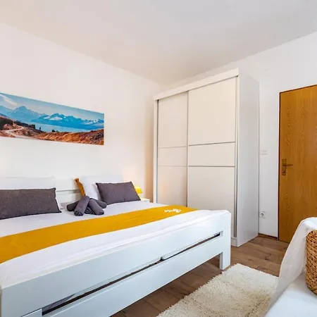 Holiday Home Zelengrad Feriehus Zelengrad