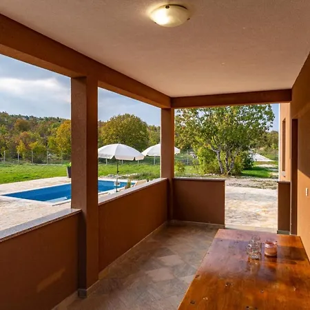 Holiday Home Zelengrad Feriehus *